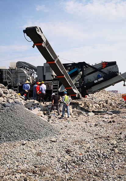 移動(dòng)式破碎篩分設(shè)備，助您成功路上一臂之力
