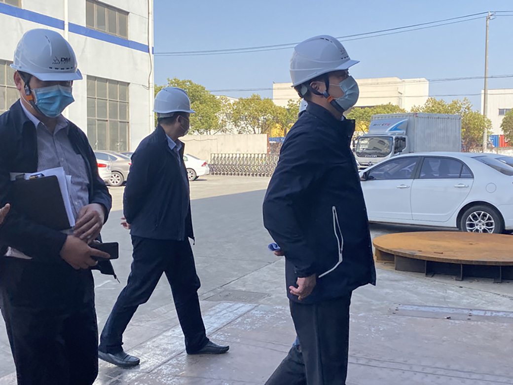 【春風送暖，戰(zhàn)“疫”有情】奉賢區(qū)奉城鎮(zhèn)領(lǐng)導蒞臨東蒙，慰問公司疫情防控一線職工